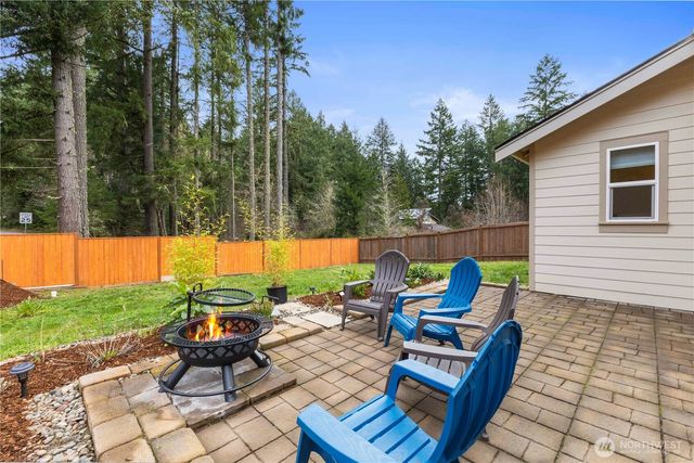 11217 Country Club Place, Anderson Island, WA 98303