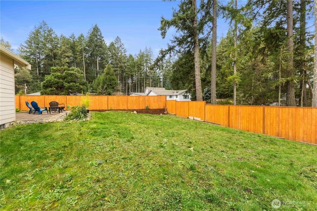 11217 Country Club Place, Anderson Island, WA 98303