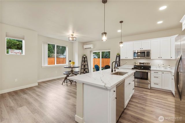 11217 Country Club Place, Anderson Island, WA 98303