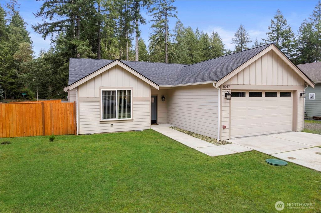 11217 Country Club Place, Anderson Island, WA 98303