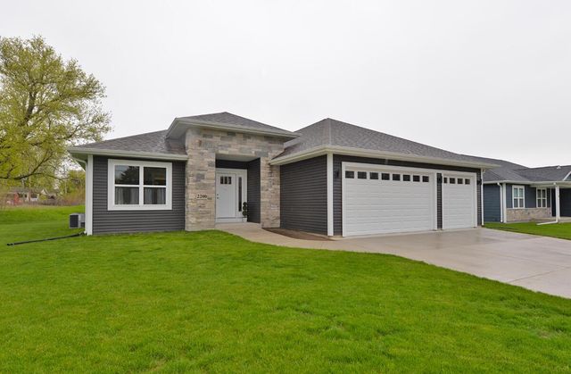 2200 90th STREET, Sturtevant, WI 53177