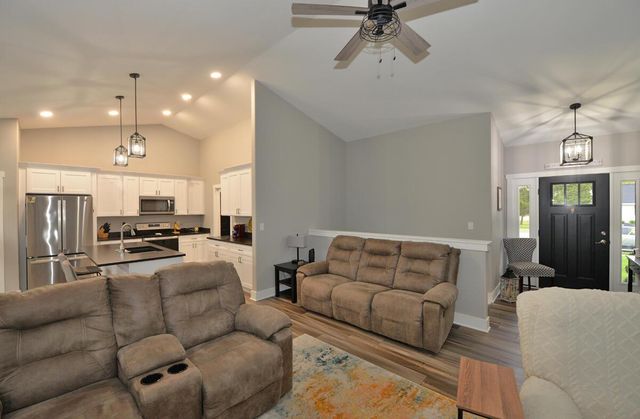 2200 90th STREET, Sturtevant, WI 53177