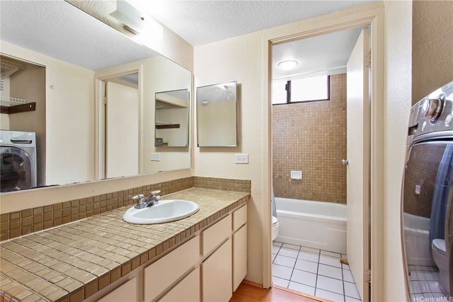 98-351 Koauka Loop C402, Aiea, HI 96701