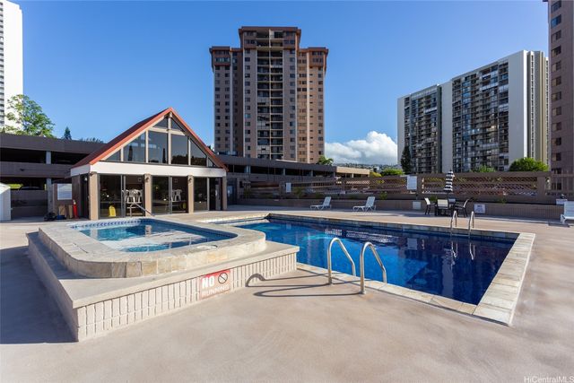 98-351 Koauka Loop C402, Aiea, HI 96701