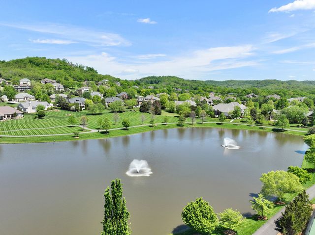 728 Legends Crest Dr, Franklin, TN 37069