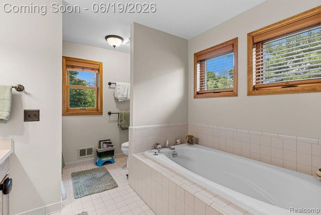 2867 Iris Lane, Hartland Township, MI 48353