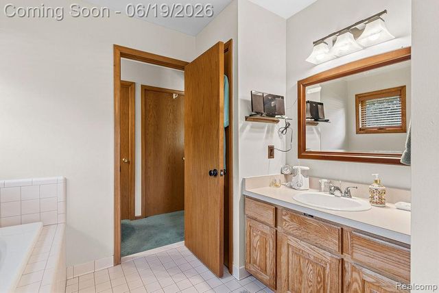 2867 Iris Lane, Hartland Township, MI 48353