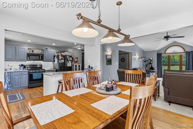 2867 Iris Lane, Hartland Township, MI 48353