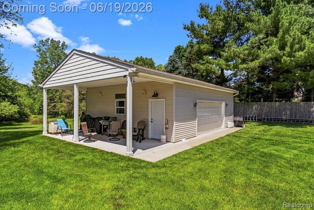 2867 Iris Lane, Hartland Township, MI 48353