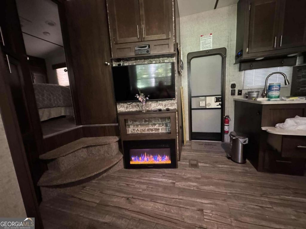 402 Peaceful Loop, Chatsworth, GA 30705