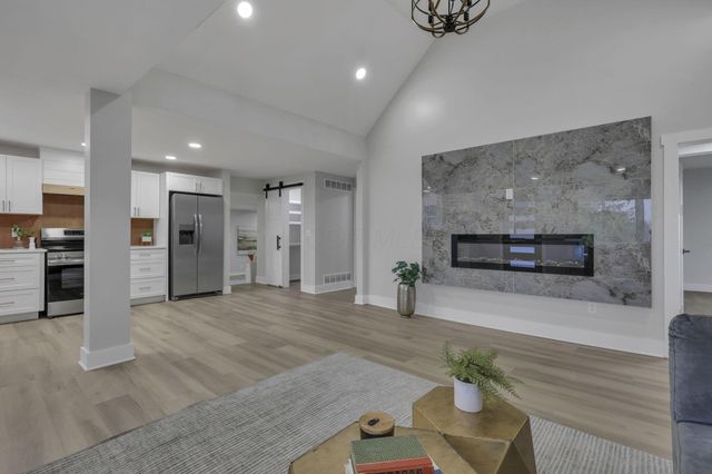 2421 N County Line Road, Sunbury, OH 43074