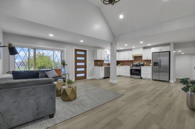 2421 N County Line Road, Sunbury, OH 43074