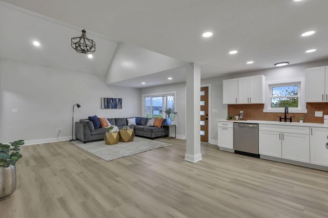 2421 N County Line Road, Sunbury, OH 43074