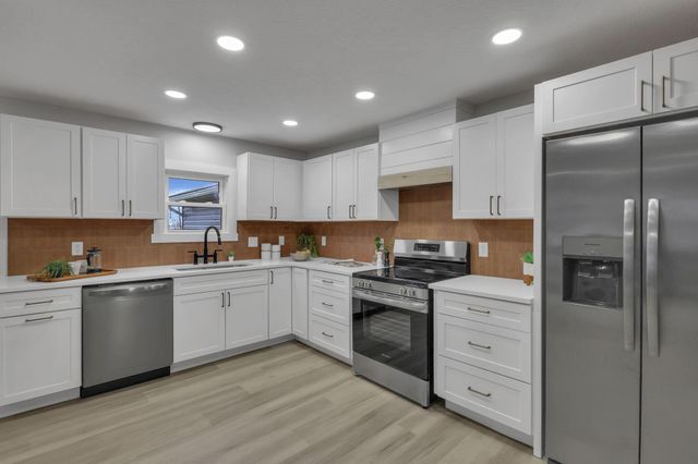 2421 N County Line Road, Sunbury, OH 43074