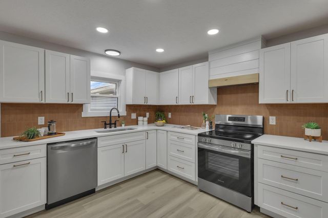 2421 N County Line Road, Sunbury, OH 43074