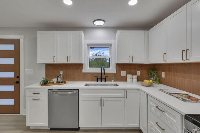 2421 N County Line Road, Sunbury, OH 43074