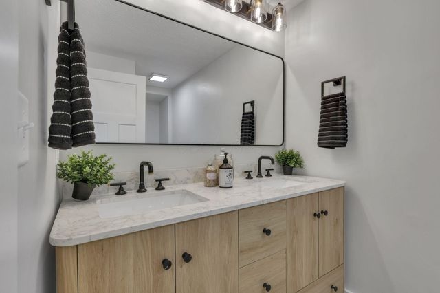 2421 N County Line Road, Sunbury, OH 43074