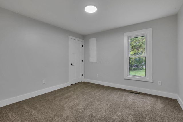 2421 N County Line Road, Sunbury, OH 43074