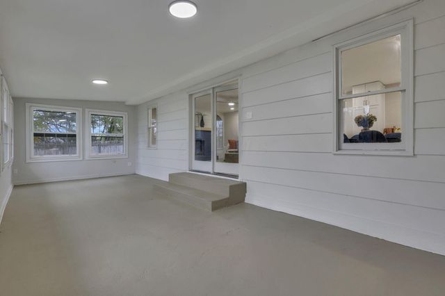 2421 N County Line Road, Sunbury, OH 43074