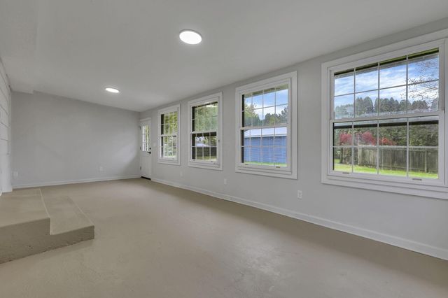 2421 N County Line Road, Sunbury, OH 43074