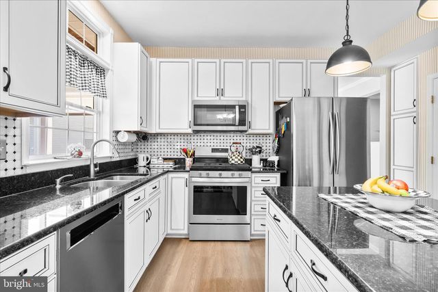 8 ROYAL CROWN CT, Germantown, MD 20876