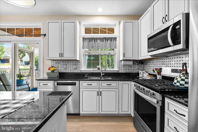 8 ROYAL CROWN CT, Germantown, MD 20876