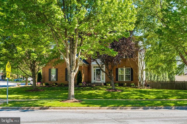 8 ROYAL CROWN CT, Germantown, MD 20876