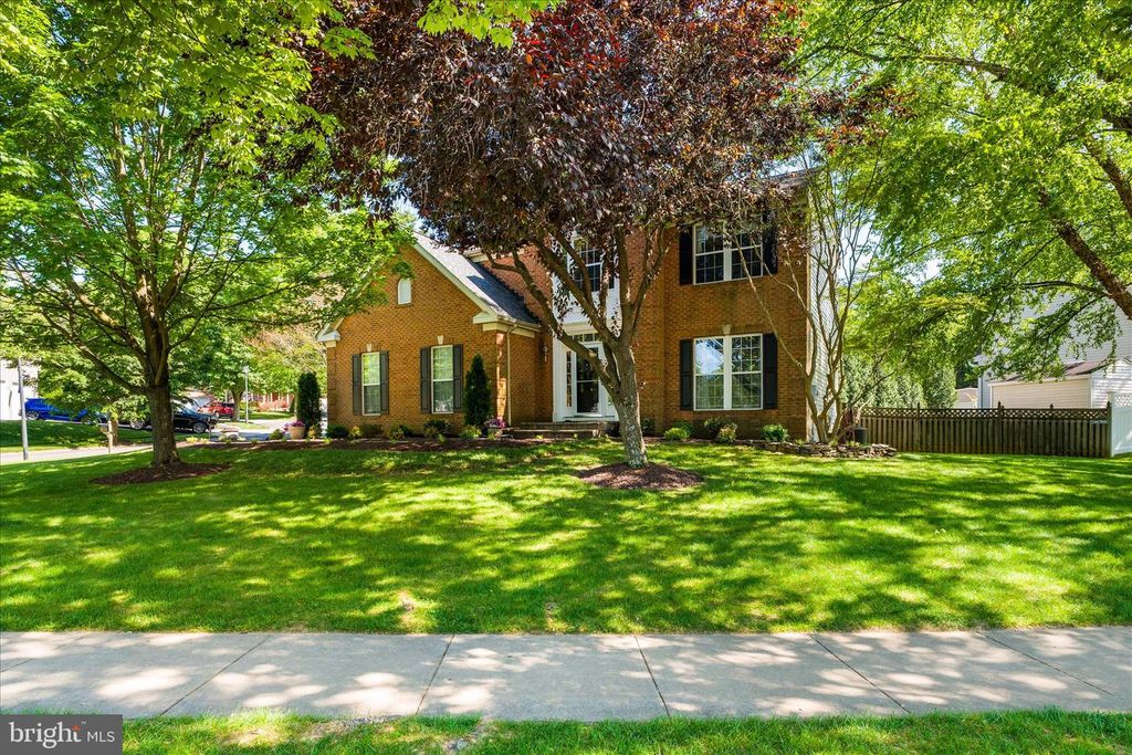 8 ROYAL CROWN CT, Germantown, MD 20876