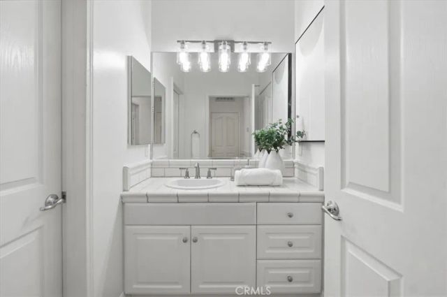 20356 Via Cellini, Porter Ranch, CA 91326