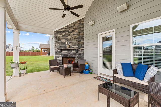 202 Weeping Moss Way, Kathleen, GA 31047