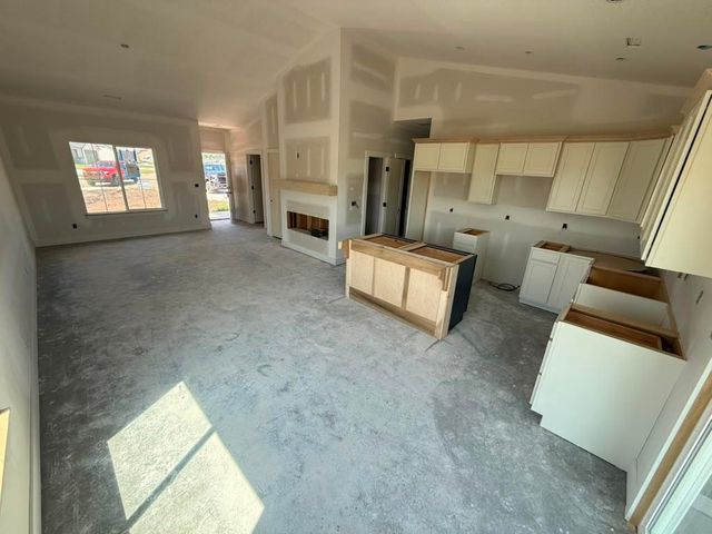 1630 Midway Ct., Valley Center, KS 67147