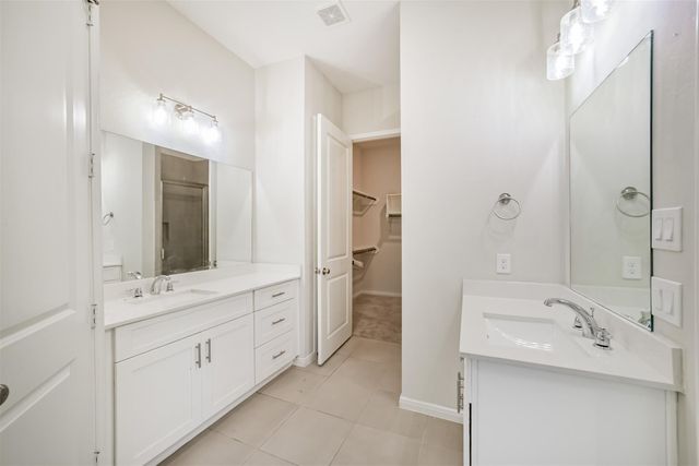 10334 Solitaire Circle, Houston, TX 77070