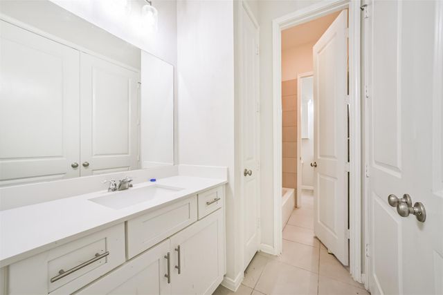 10334 Solitaire Circle, Houston, TX 77070