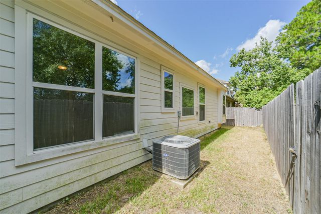 10334 Solitaire Circle, Houston, TX 77070