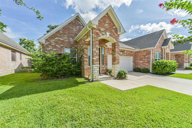 10334 Solitaire Circle, Houston, TX 77070