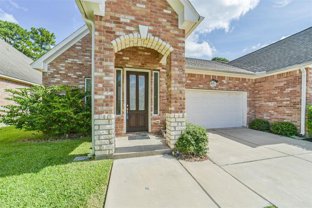 10334 Solitaire Circle, Houston, TX 77070