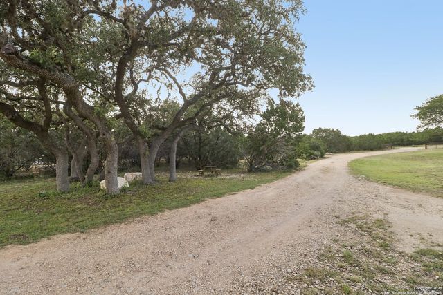 160 DEER VIEW DR, Pipe Creek, TX 78063