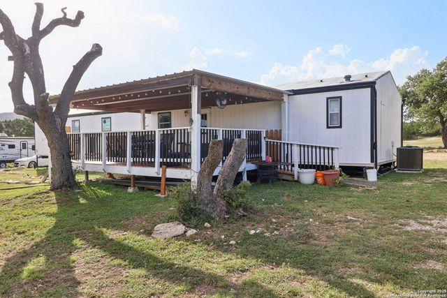 160 DEER VIEW DR, Pipe Creek, TX 78063