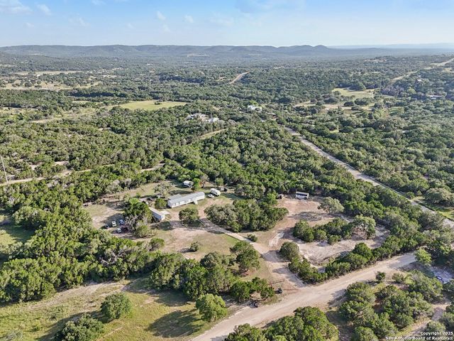 160 DEER VIEW DR, Pipe Creek, TX 78063