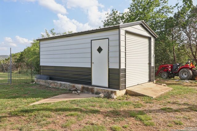 160 DEER VIEW DR, Pipe Creek, TX 78063