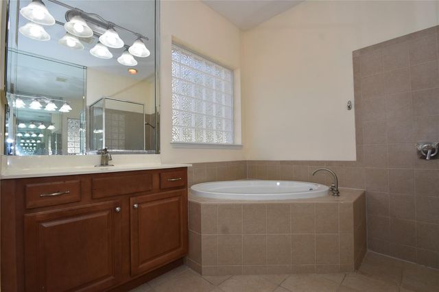 17 N VILLAGE DRIVE, Palm Coast, FL 32137