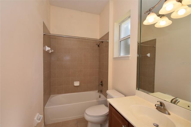 17 N VILLAGE DRIVE, Palm Coast, FL 32137