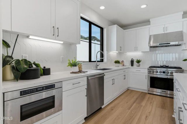 306 E Las Flores Drive, Altadena, CA 91001