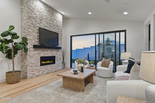 306 E Las Flores Drive, Altadena, CA 91001