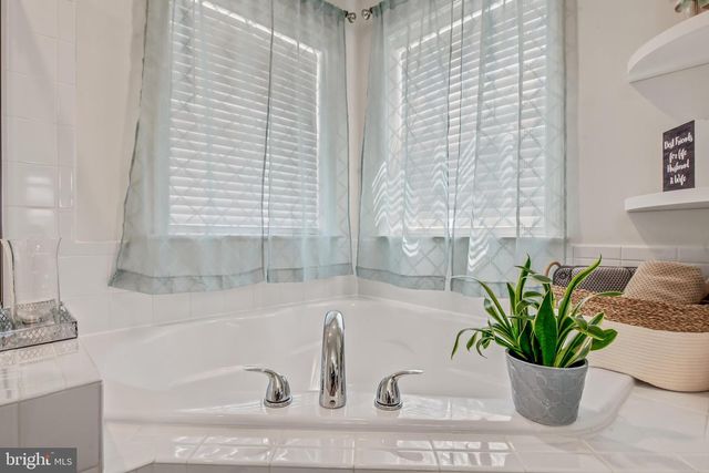 425 LAWRENCE RD, Gerrardstown, WV 25420