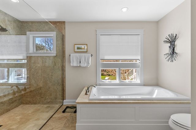 1 Captain Williams Way, Truro, MA 02666