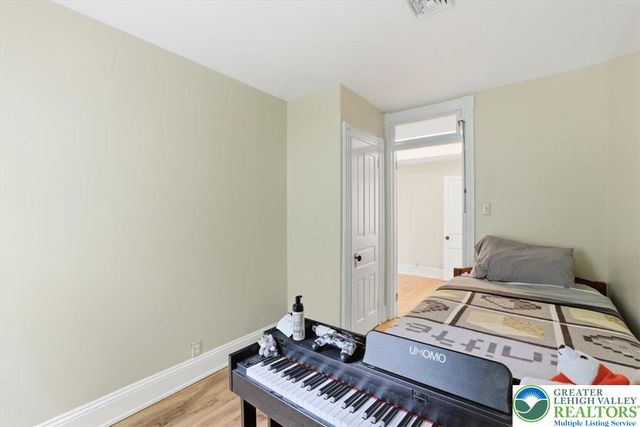 3585 Fairyland Road, Franklin Twp, PA 18235