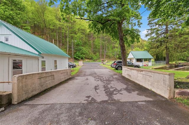 3585 Fairyland Road, Franklin Twp, PA 18235