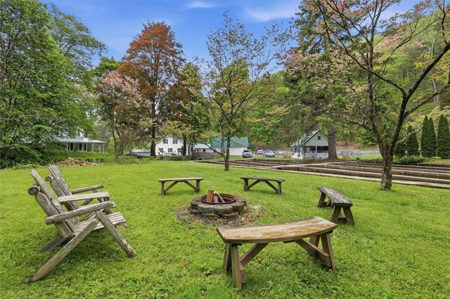 3585 Fairyland Road, Franklin Twp, PA 18235