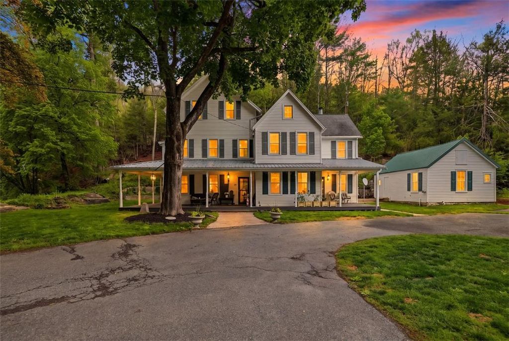 3585 Fairyland Road, Franklin Twp, PA 18235